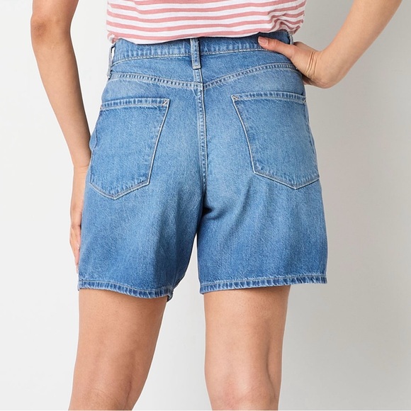 a.n.a Highest Rise Pleated Denim Short - Picture 3 of 7